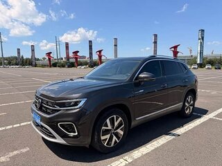 2023 Volkswagen Tayron I Рестайлинг, чёрный, 1970000 рублей, вид 1