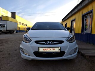 2013 Hyundai Solaris I, белый, 1200000 рублей, вид 2