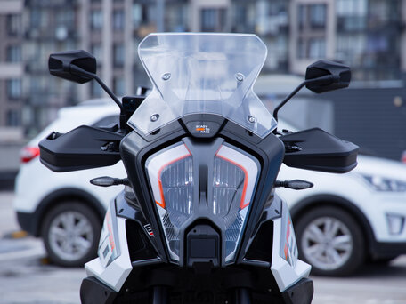 2023 KTM 1290 Super Adventure S, серый, 1590000 рублей, вид 5