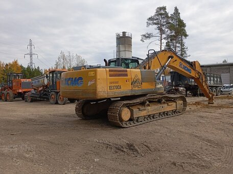 2023 XCMG XE370C, жёлтый, 6107675 рублей, вид 3