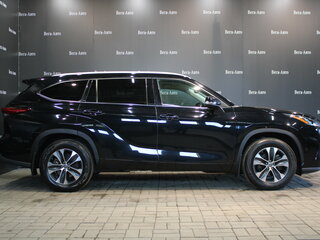 2021 Toyota Highlander IV (XU70), чёрный, 4860000 рублей, вид 4