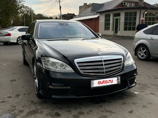 2010 Mercedes-Benz S-Класс 500 Long V (W221) Рестайлинг, чёрный, 1600000 рублей, вид 3