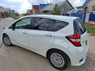 2019 Nissan Note e-Power II Рестайлинг, белый, 1350000 рублей, вид 3