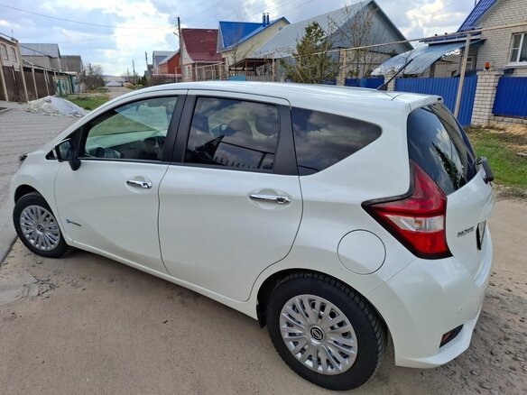2019 Nissan Note e-Power II Рестайлинг, белый, 1350000 рублей - вид 2