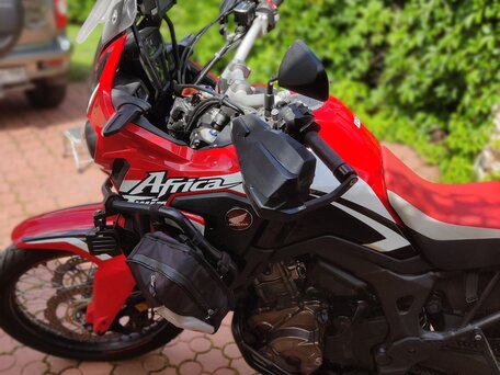 2017 Honda CRF 1000L Africa Twin, красный, 1000000 рублей, вид 4