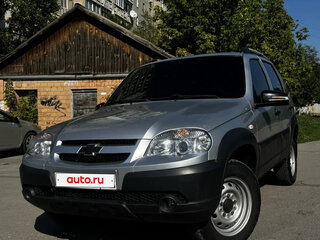 2018 Chevrolet Niva I Рестайлинг, серебристый, 799000 рублей, вид 1