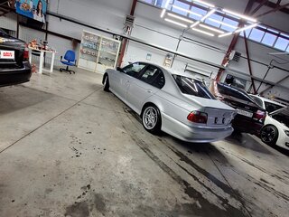 2002 BMW 5 серии 520i IV (E39) Рестайлинг, серый, 1050000 рублей, вид 2