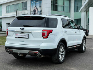 2017 Ford Explorer V Рестайлинг, белый, 2919000 рублей, вид 5