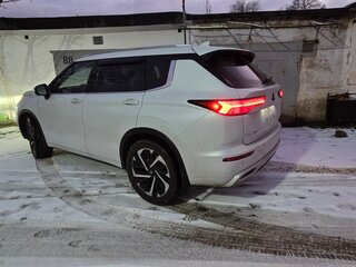 2021 Mitsubishi Outlander IV, белый, 4050000 рублей, вид 5