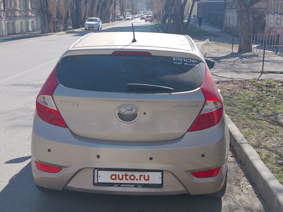 2012 Hyundai Solaris I, бежевый, 845000 рублей - вид 2