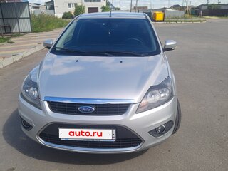 2010 Ford Focus II Рестайлинг, серебристый, 800000 рублей, вид 2