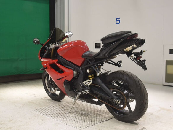 2013 Triumph Daytona 675, красный, 650000 рублей - вид 5