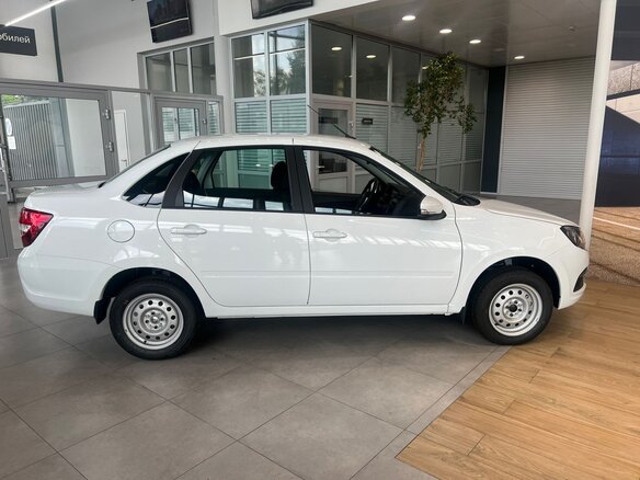 2025 Lada (ВАЗ) Granta I Рестайлинг, белый, 966000 рублей - вид 3