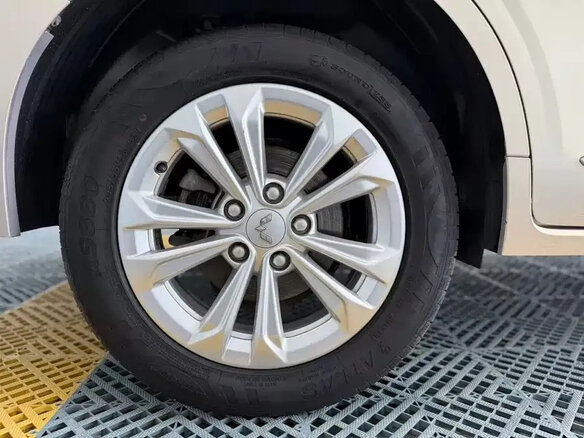 2022 Wuling Jiachen, бежевый, 1282000 рублей - вид 22