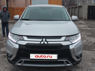 2019 Mitsubishi Outlander III Рестайлинг 3, серый, 2200000 рублей, вид 2