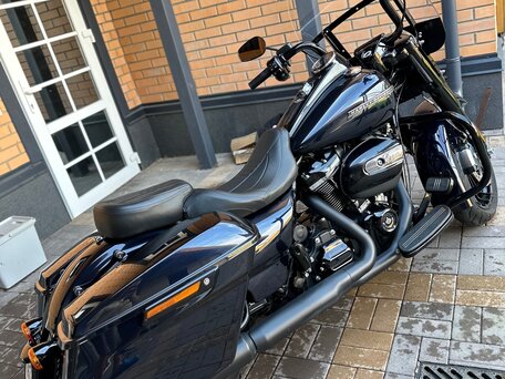 2018 Harley-Davidson Road King, синий, 1990000 рублей, вид 3