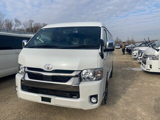 2021 Toyota HiAce H200 Рестайлинг, белый, 6070000 рублей, вид 3