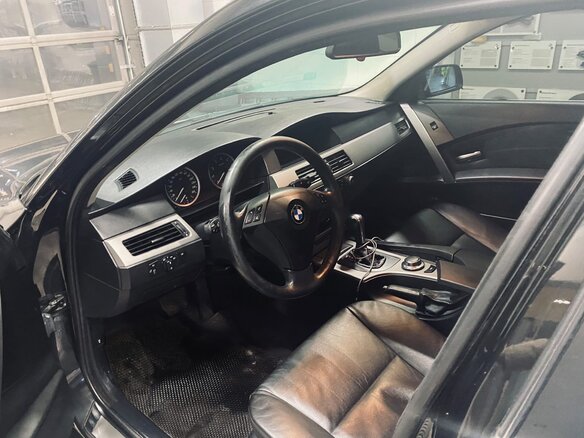 2006 BMW 5 серии 525xi V (E60/E61), чёрный - вид 10