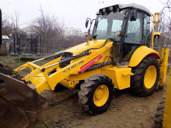 2007 New Holland B110B, жёлтый, 3699999 рублей - вид 1