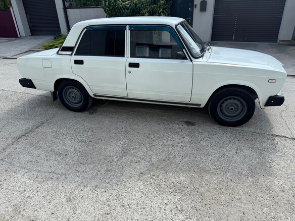 2004 Lada (ВАЗ) 2107, белый, 170000 рублей - вид 8