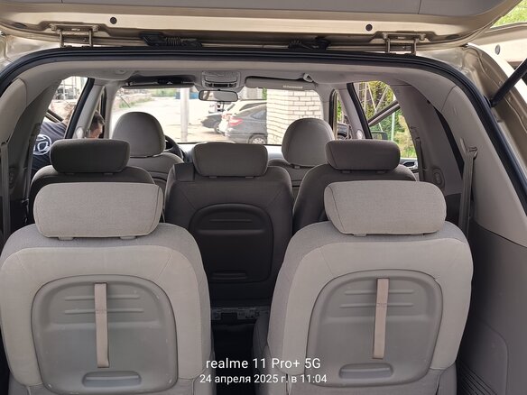 2009 Kia Carnival Grand II, золотистый, 1200000 рублей - вид 8