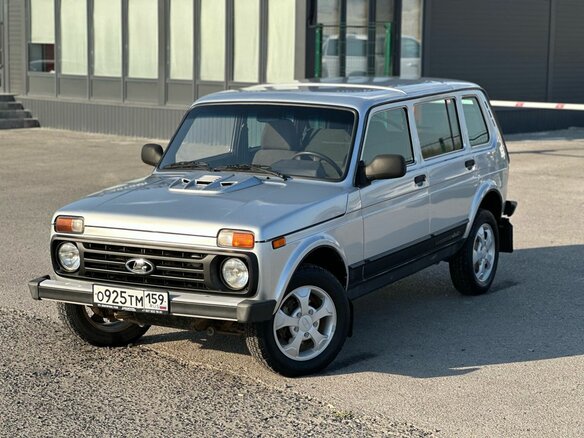 2016 Lada (ВАЗ) 2121 (4x4) I Рестайлинг, серебристый, 645000 рублей - вид 1