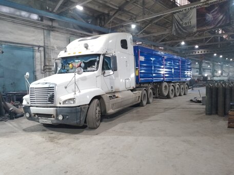 2003 Freightliner Century Class, белый, 1500000 рублей, вид 1