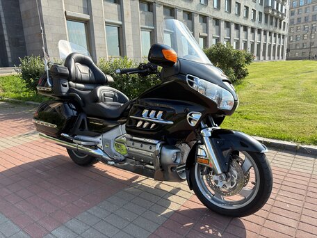 2002 Honda GL 1800 Gold Wing, чёрный, 800000 рублей, вид 1