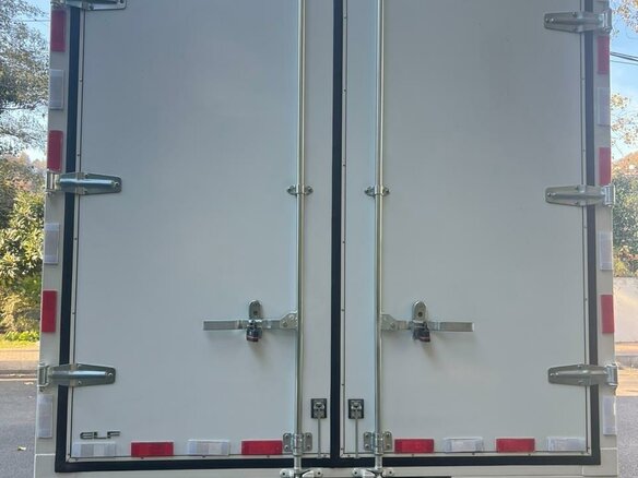 2023 Isuzu Elf (N-series), белый, 2800000 рублей - вид 1