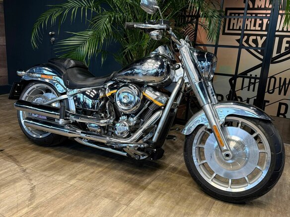 2025 Harley-Davidson Fat Boy, белый, 6000000 рублей