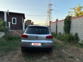 2016 Volkswagen Tiguan I Рестайлинг, серебристый, 1750000 рублей, вид 3