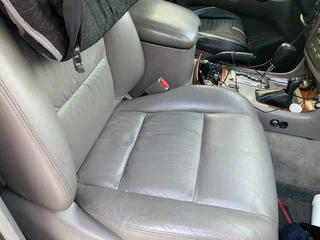 2007 Toyota Land Cruiser 100 Series Рестайлинг 2, серебристый, 3700000 рублей, вид 4
