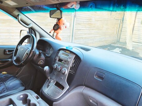 2011 Hyundai Grand Starex, красный, 842000 рублей, вид 5