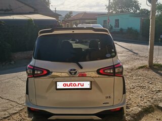 2018 Toyota Sienta II, белый, 1850000 рублей, вид 5