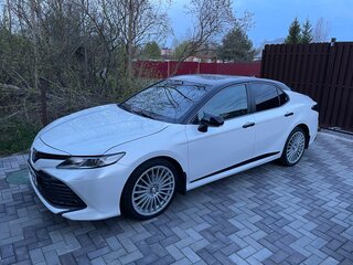 2019 Toyota Camry VIII (XV70), белый, 2495000 рублей, вид 1