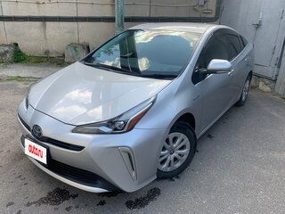 2020 Toyota Prius IV Рестайлинг (XW50), серый, 1950000 рублей, вид 3