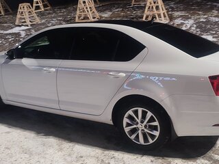 2018 Skoda Octavia III (A7) Рестайлинг, белый, 1300000 рублей, вид 3