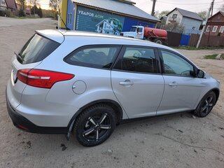 2016 Ford Focus III Рестайлинг, серебристый, 860000 рублей, вид 5