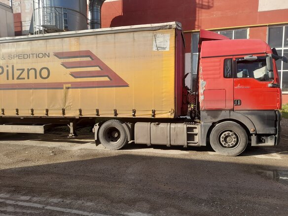 2007 MAN TGA, красный, 2100000 рублей - вид 3