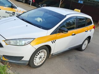 2016 Ford Focus III Рестайлинг, жёлтый, 435000 рублей, вид 3
