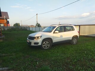 2014 Volkswagen Tiguan I Рестайлинг, белый, 1400000 рублей, вид 1