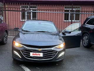 2020 Chevrolet Malibu IX Рестайлинг, серый, 2000000 рублей, вид 1