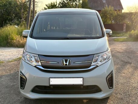 2016 Honda Stepwgn V, белый, 1355000 рублей, вид 3