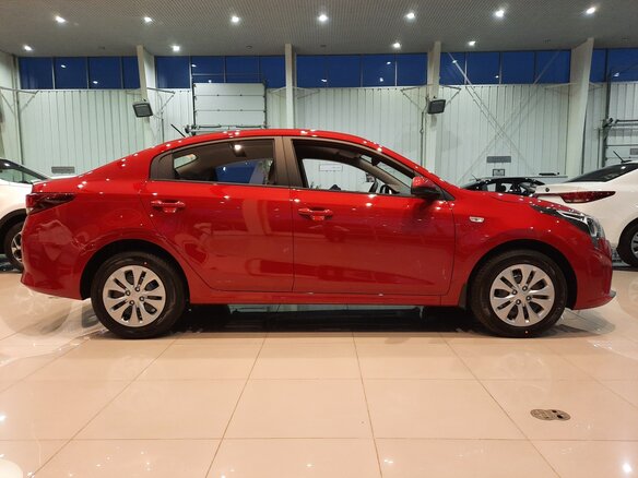 2021 Kia Rio IV Рестайлинг, красный - вид 6