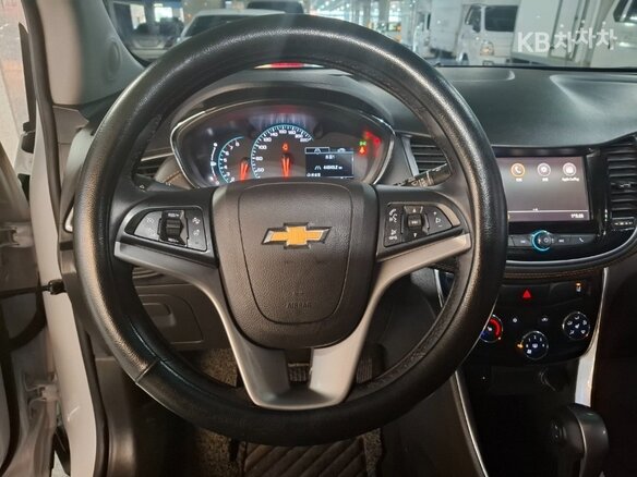 2021 Chevrolet Trax I Рестайлинг, белый, 1300000 рублей - вид 9