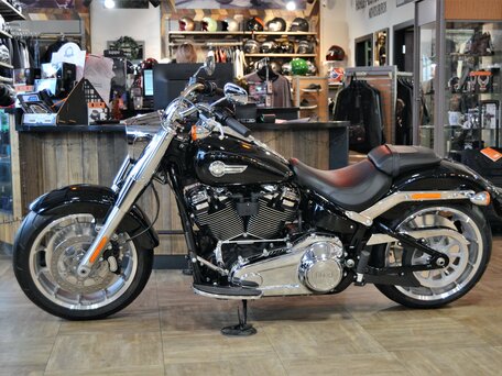 2024 Harley-Davidson Fat Boy, чёрный, 3600000 рублей, вид 3
