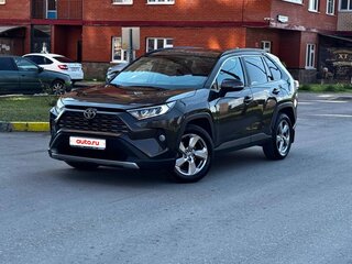 2021 Toyota RAV4 V (XA50), коричневый, 2930000 рублей, вид 1