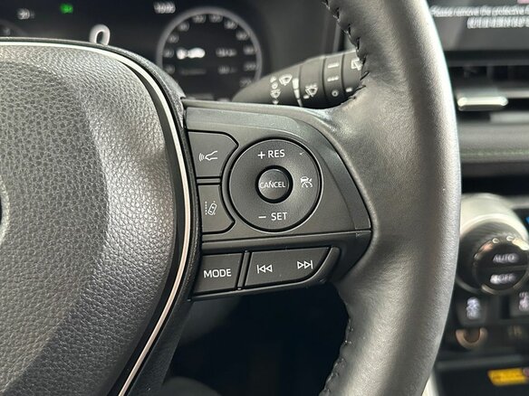 2025 Toyota RAV4 V (XA50), чёрный - вид 16