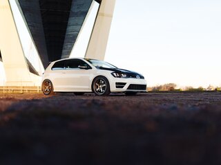2014 Volkswagen Golf R VII, белый, 2390000 рублей, вид 1