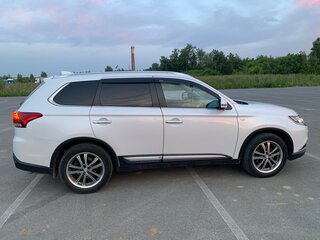 2018 Mitsubishi Outlander III Рестайлинг 2, белый, 2449000 рублей, вид 2